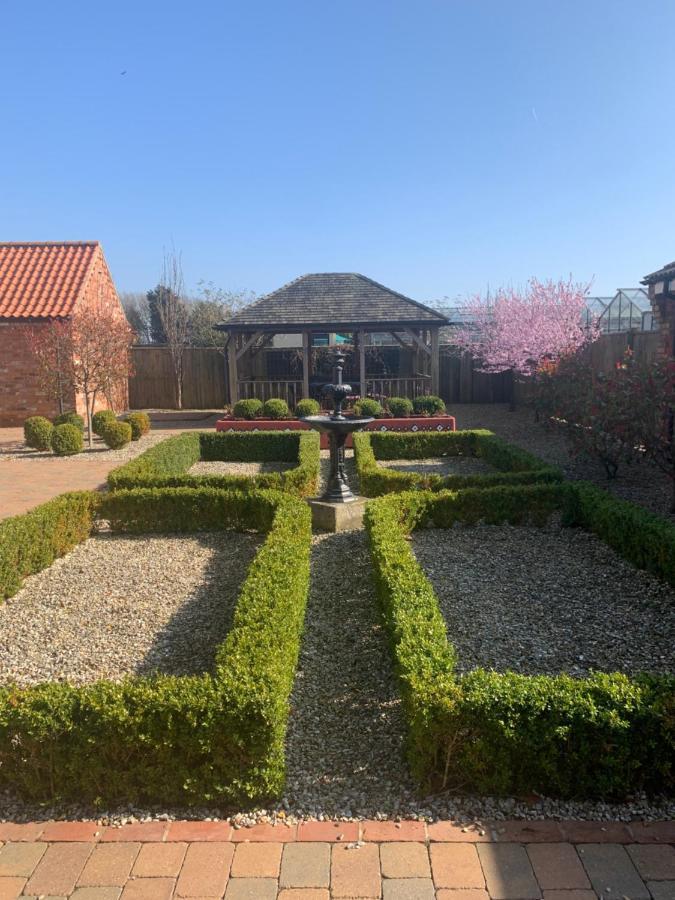 Meals Farm Holiday Cottages - The Stables North Somercotes 외부 사진